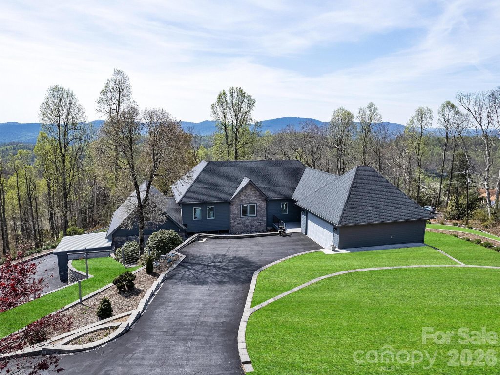 Laurel Park, Hendersonville community