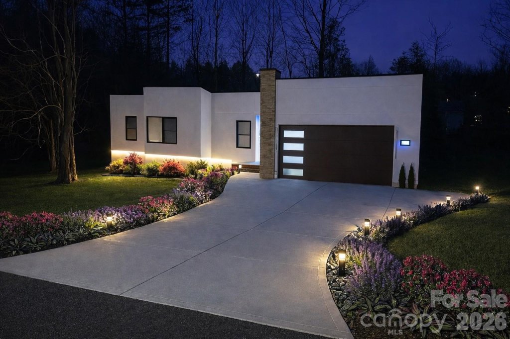 Brookfield, Hickory community