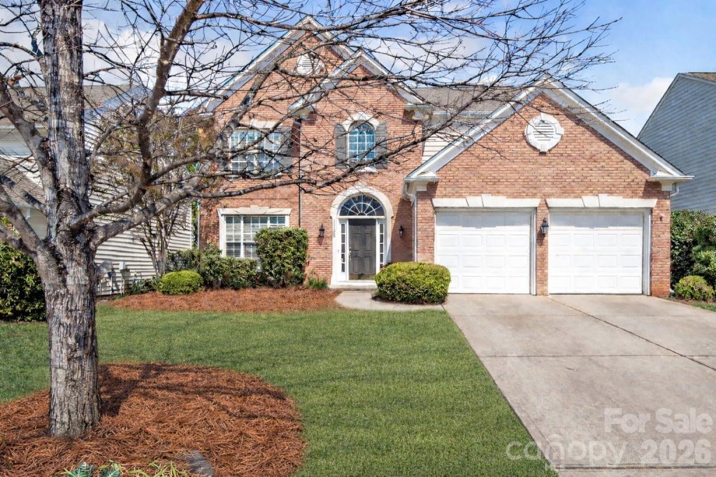 Weston Glen, Charlotte community