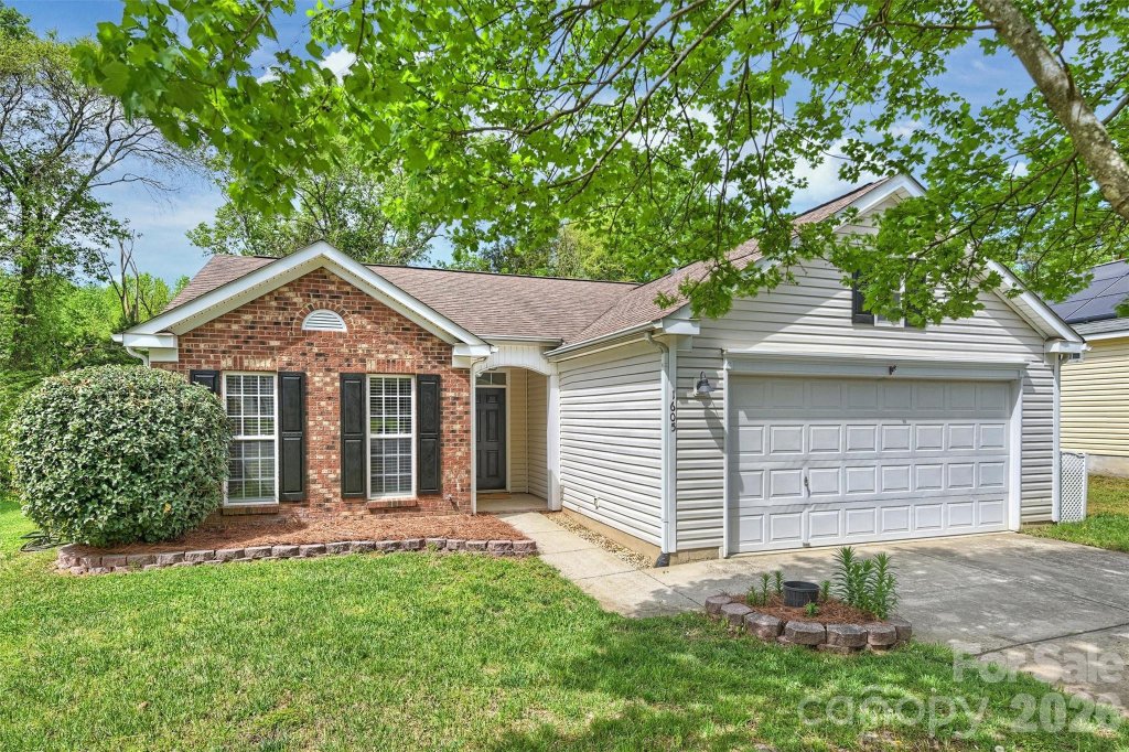 1605 Royal Tree Court