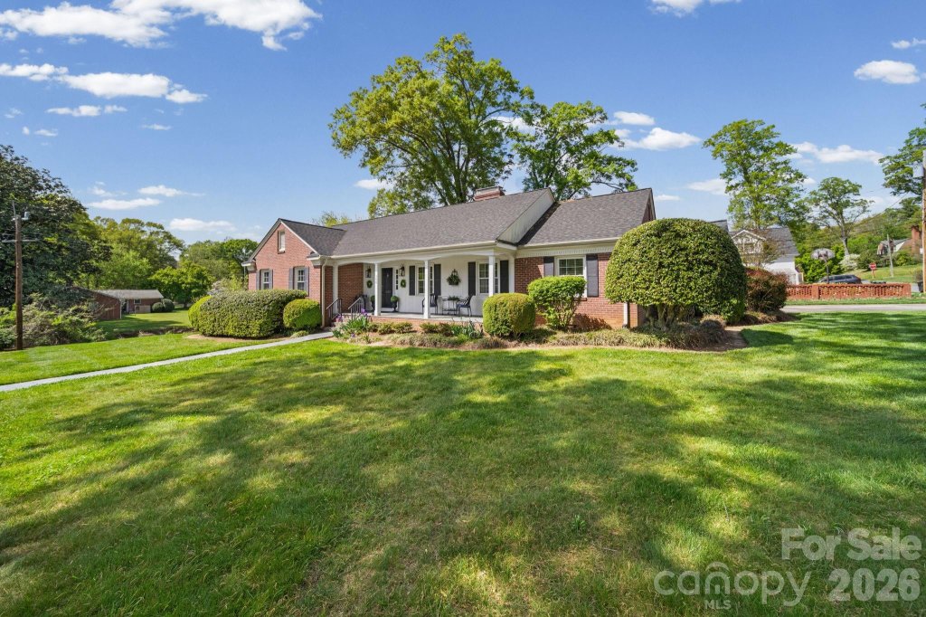300 W 11th Avenue