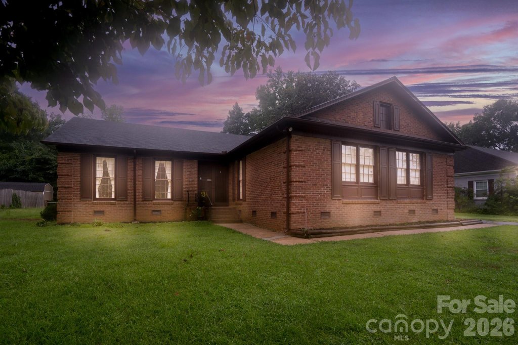 5742 Faulconbridge Road