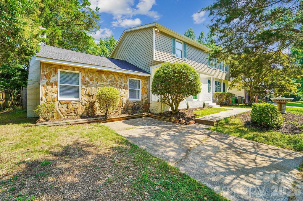 7200 Rollingridge Drive