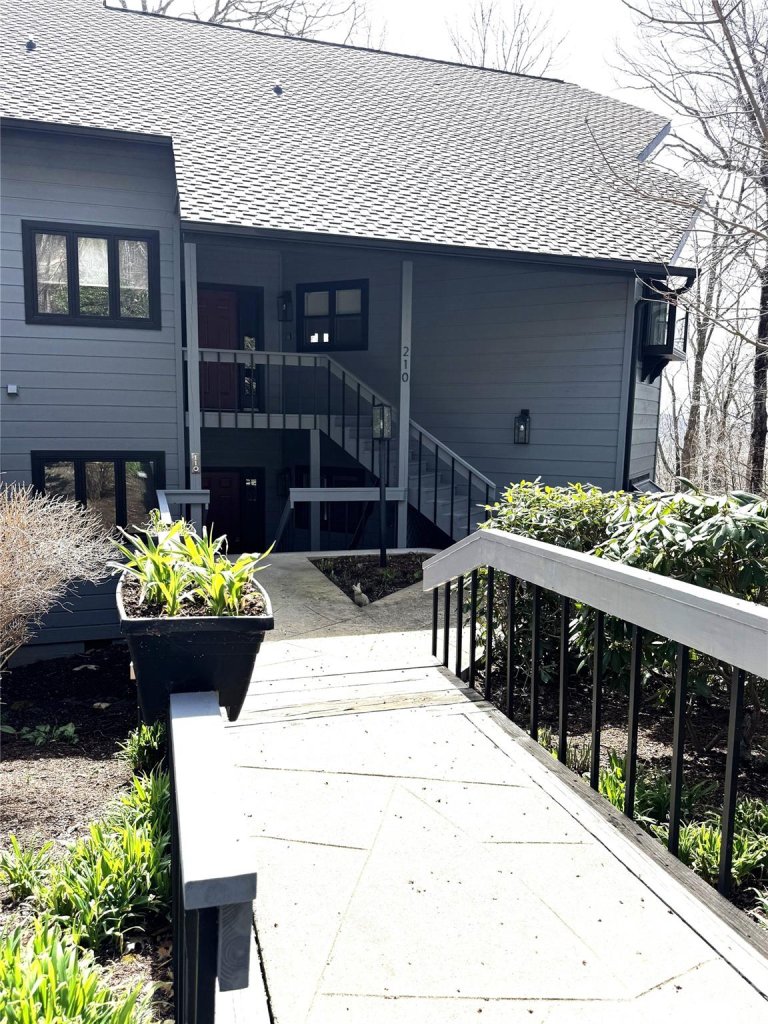 Linville Ridge, Linville community