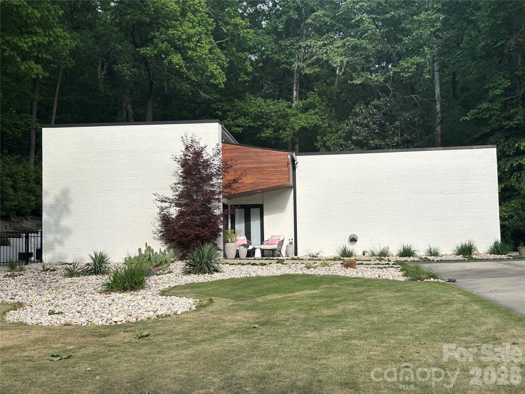 3316 Johnny Cake Lane