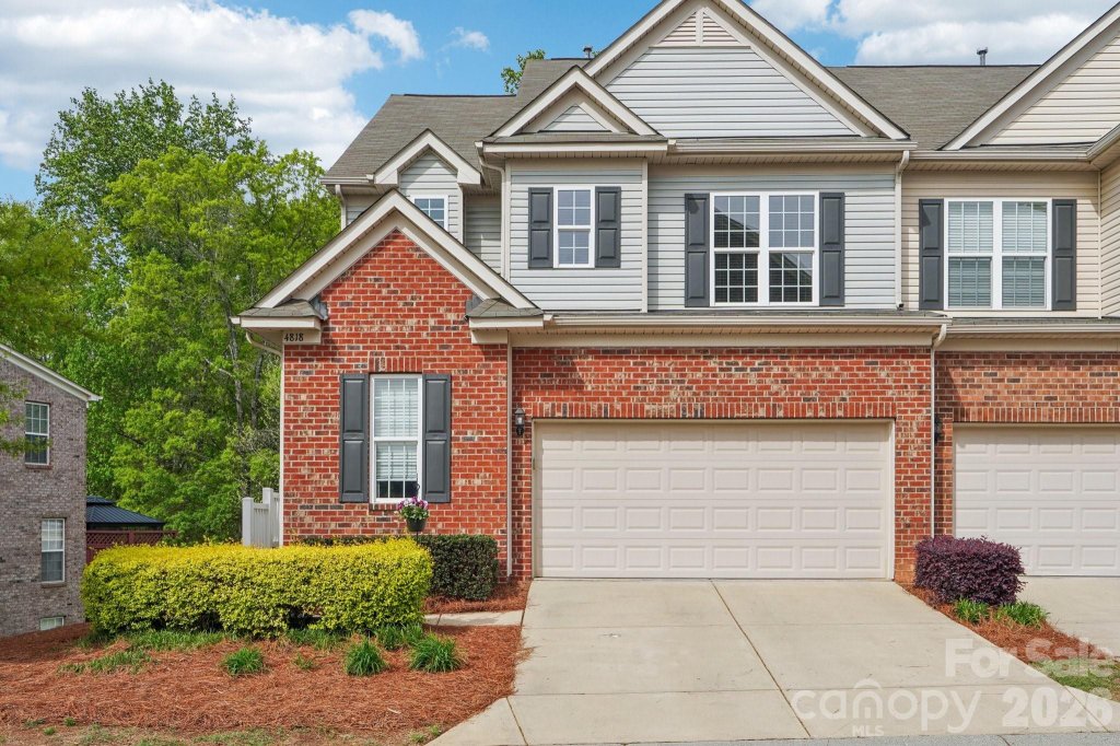 4818 Fonthill Lane