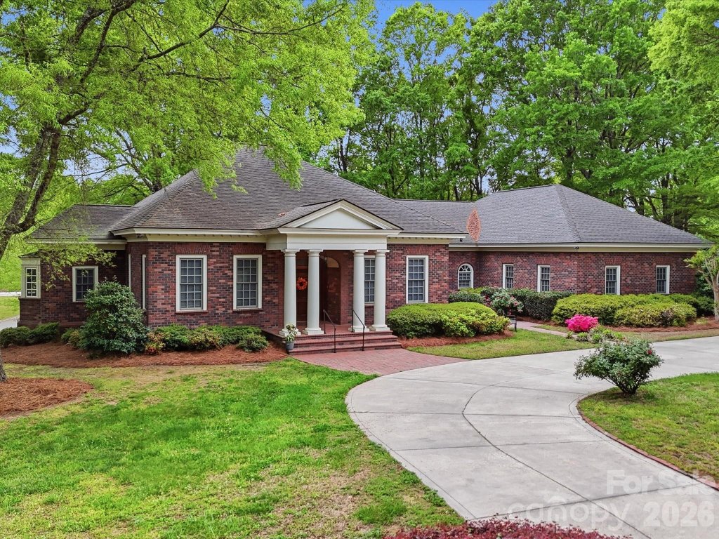 Lakeview Estates, Monroe community