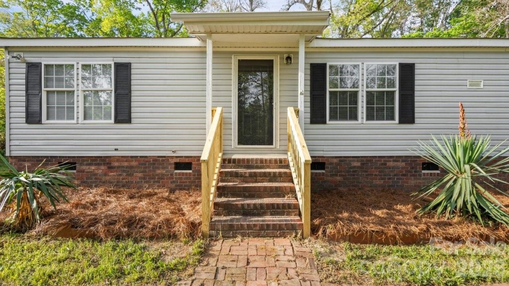 Cabarrus Acres, Midland community