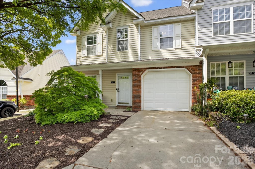 809 Rock Lake Glen