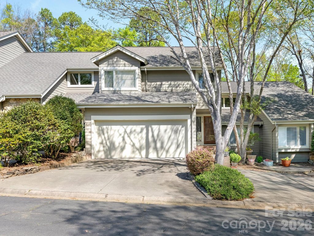 Sharon View Place, Charlotte community