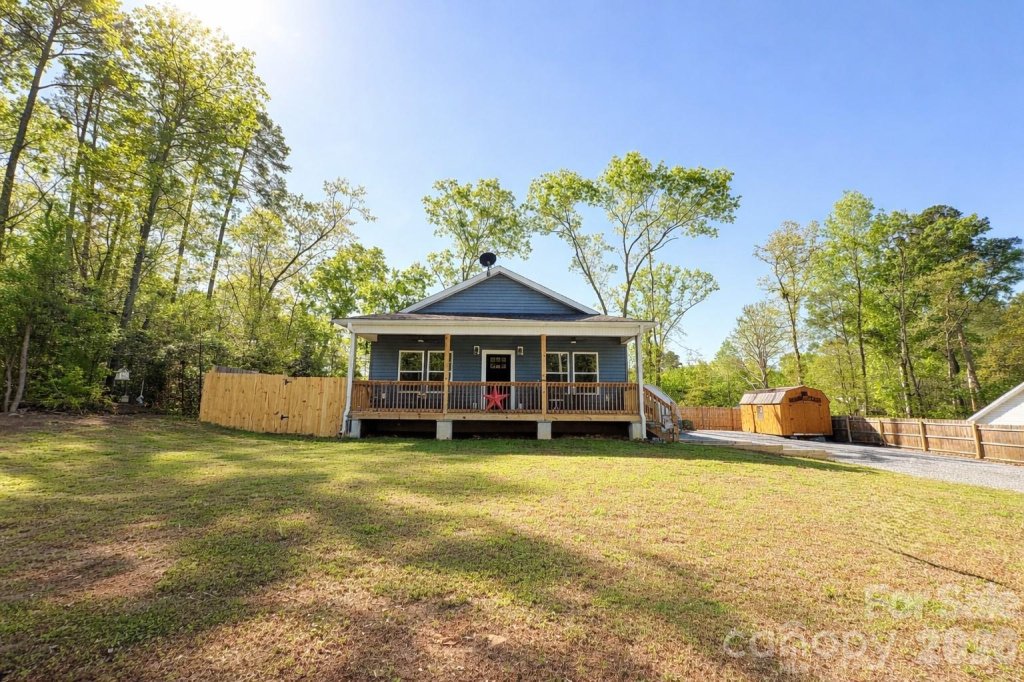 Pinehaven Estates, New London community