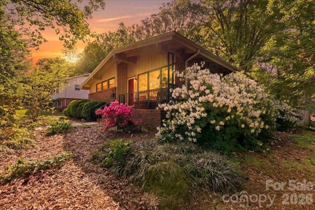 4916 Greenbrook Drive