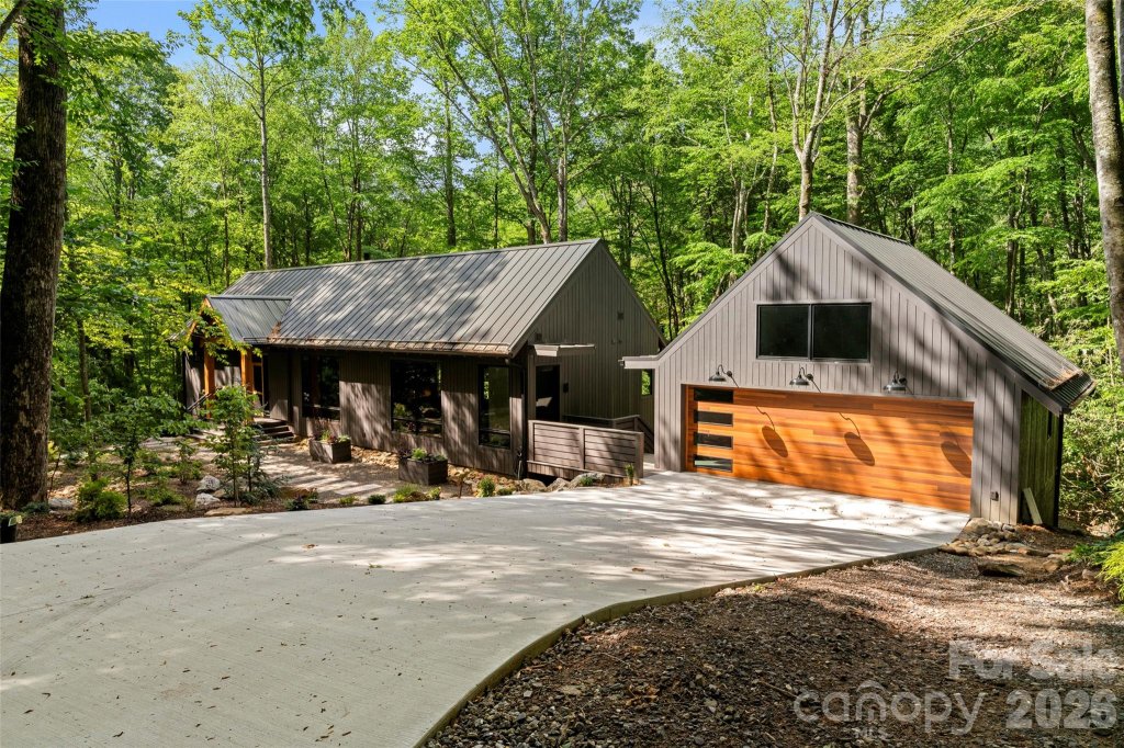Laurel Ridge, Black Mountain community