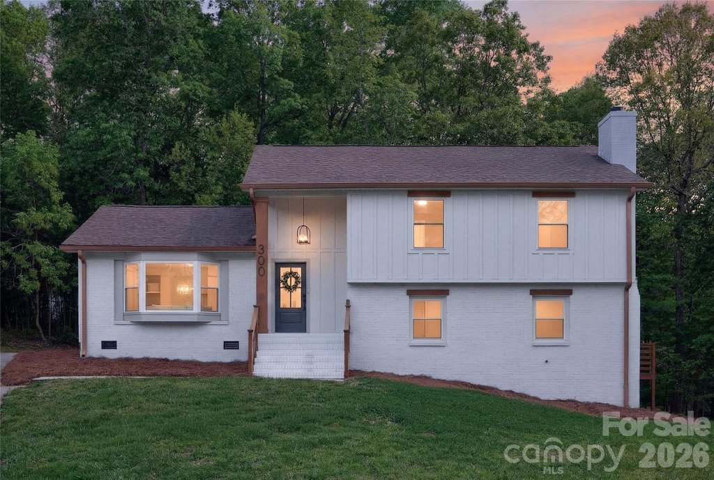 Heritage Woods East, Charlotte community