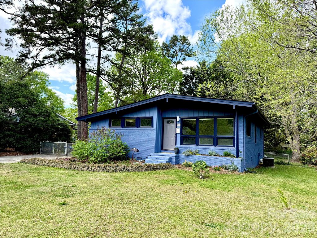 1511 Briarfield Drive