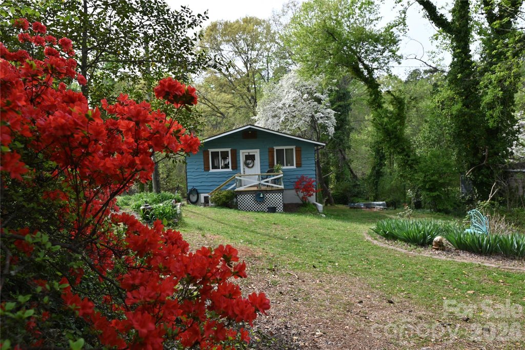 Dusty Ridge, Taylorsville community