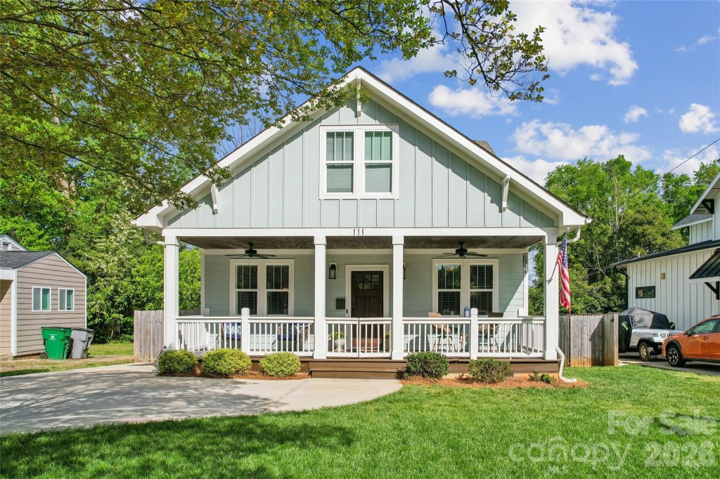 Smallwood, Charlotte community