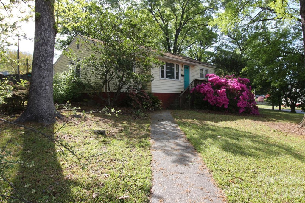 3300 Maywood Drive