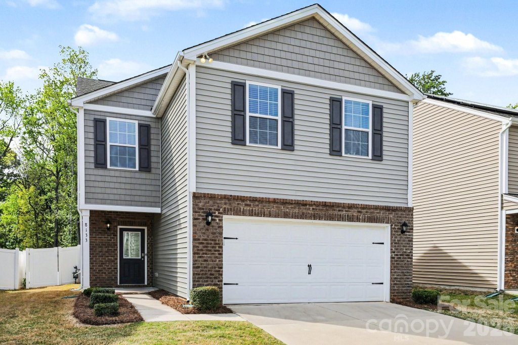The Enclave At Sugar Creek, Charlotte community
