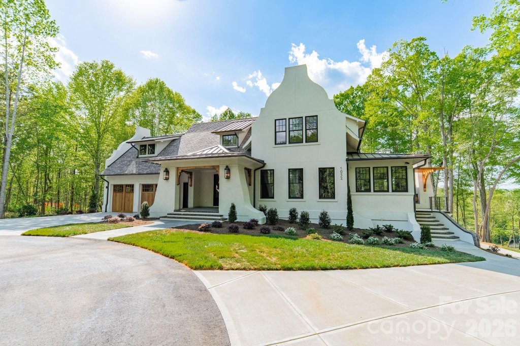 1052 Ventosa Drive