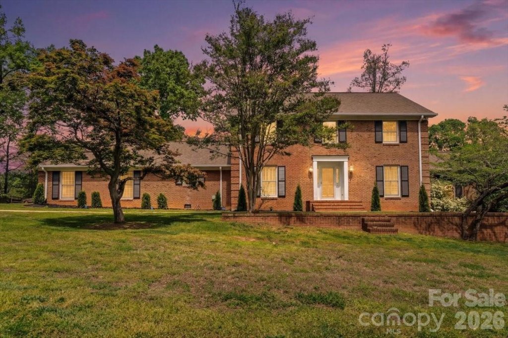 Norman Woods, Mooresville community