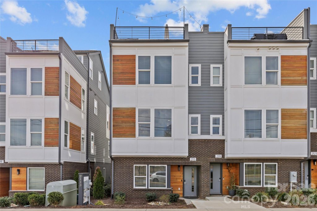 Bryant Park, Charlotte community