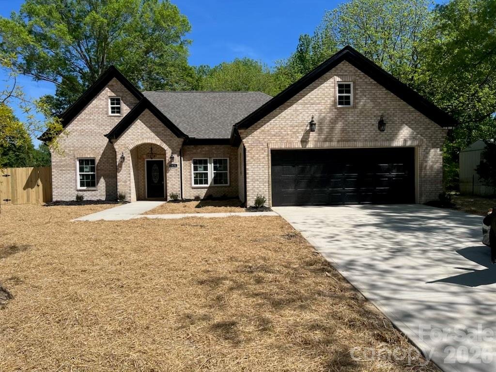 Eastwood Forest, Matthews community