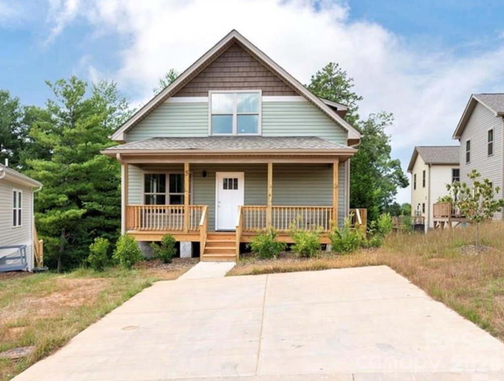 Lillie Farm Cove, Weaverville community