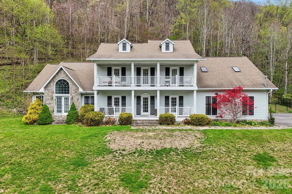 Fisher Ridge, Maggie Valley community