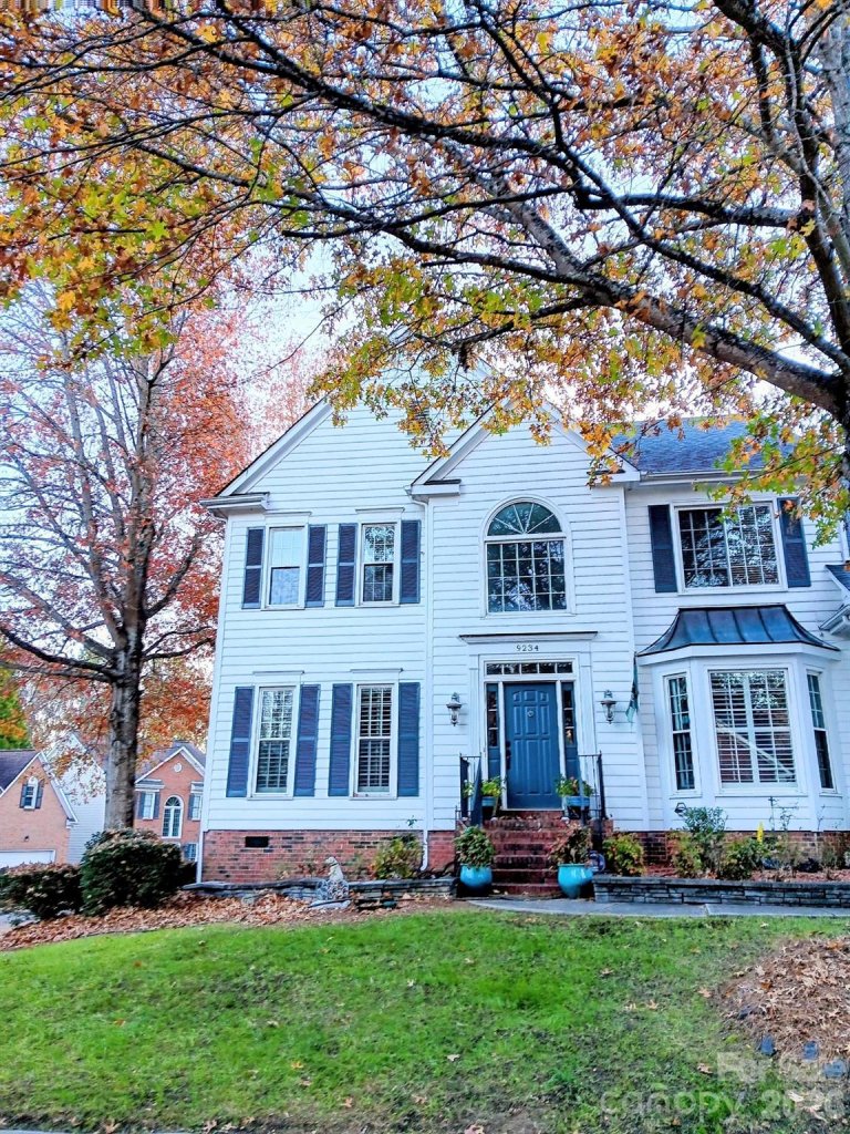 Wilshire, Charlotte community