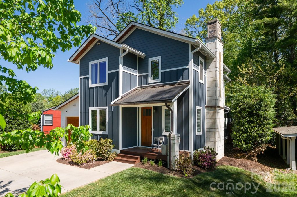 Royal Pines, Arden community