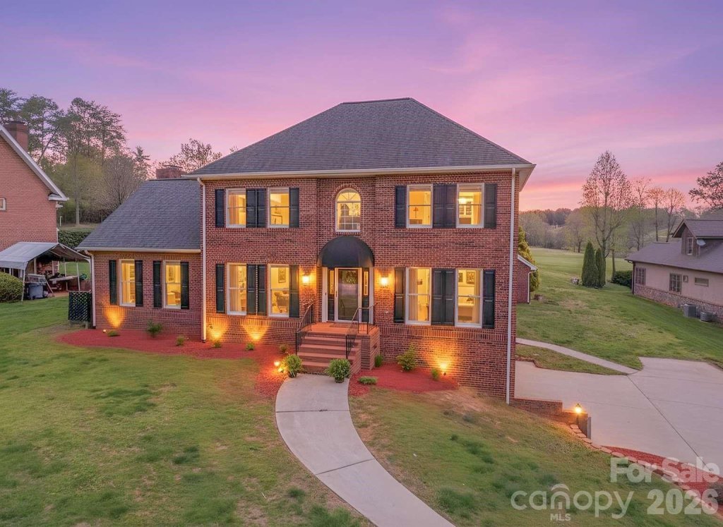 3811 Pinecrest Drive