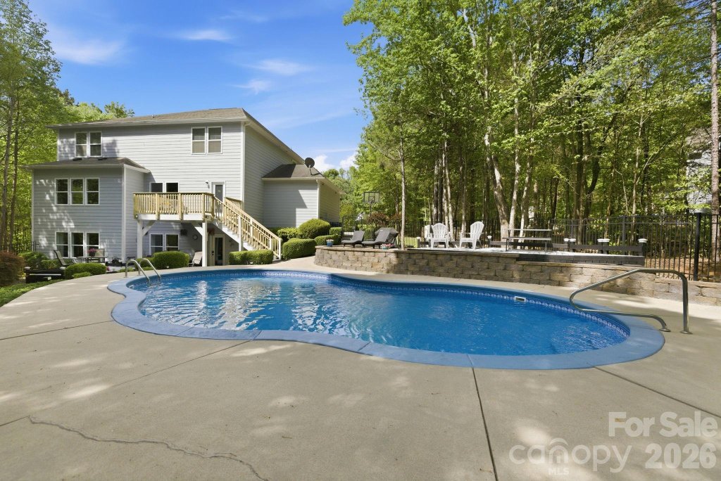 Houston Ridge, Waxhaw community