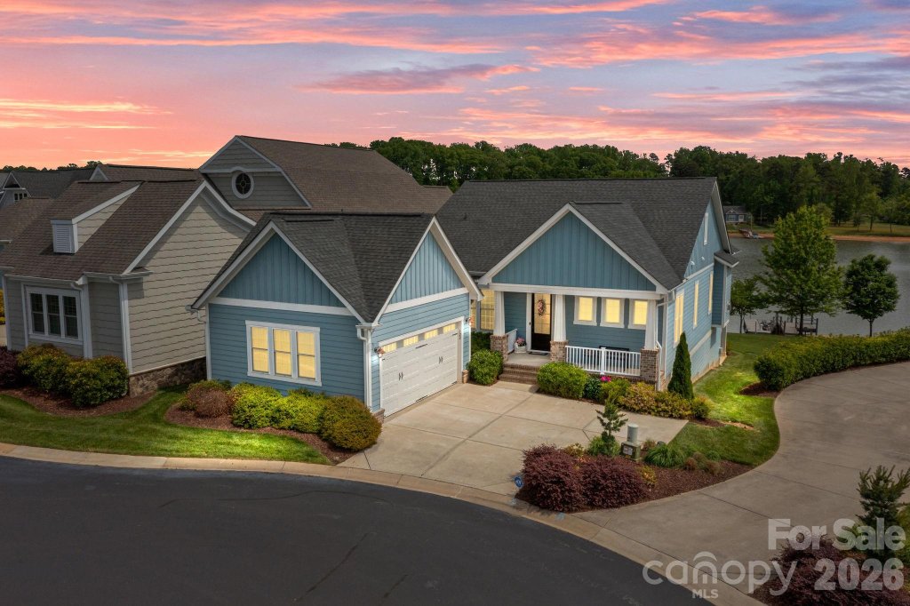 Sisters Cove, Mooresville community