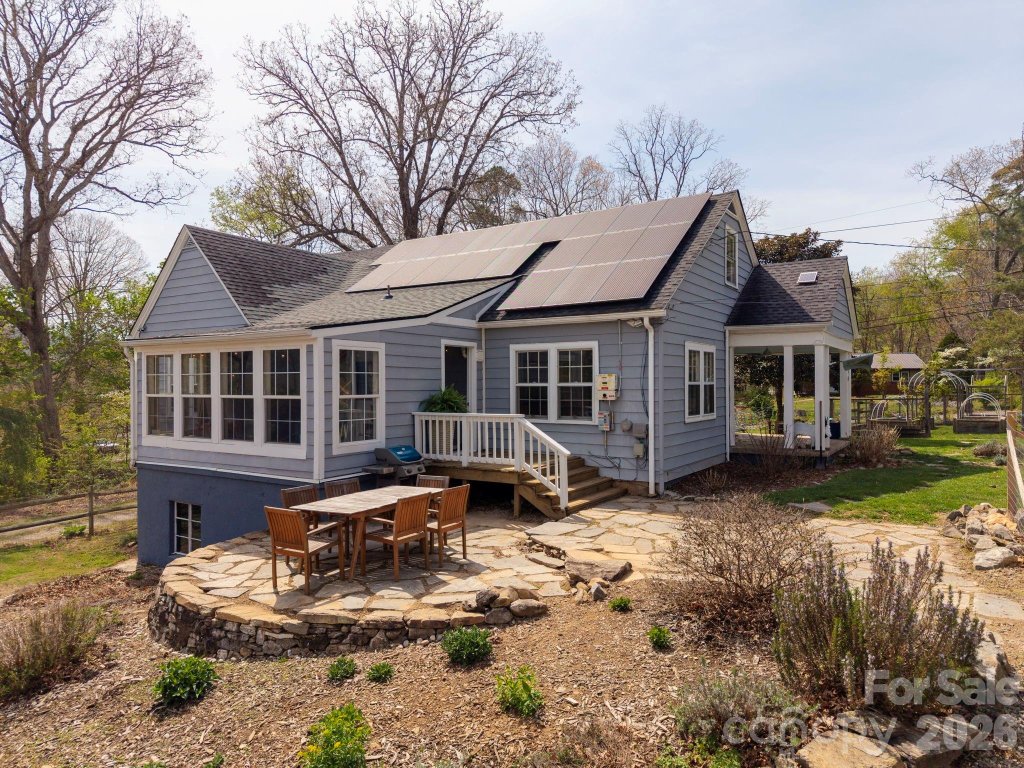 318 Stonewall Avenue