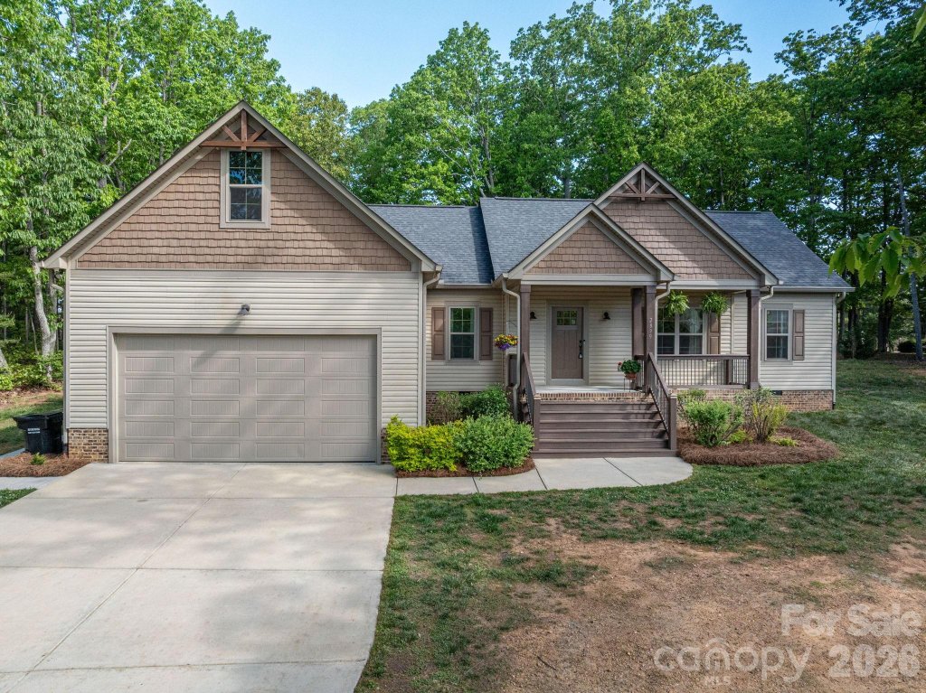 Ivey Ridge, Maiden community