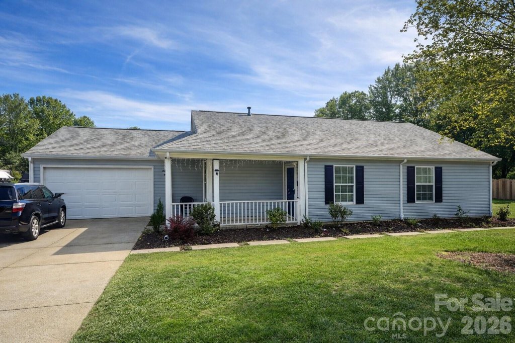 Stewarts Crossing, Charlotte community