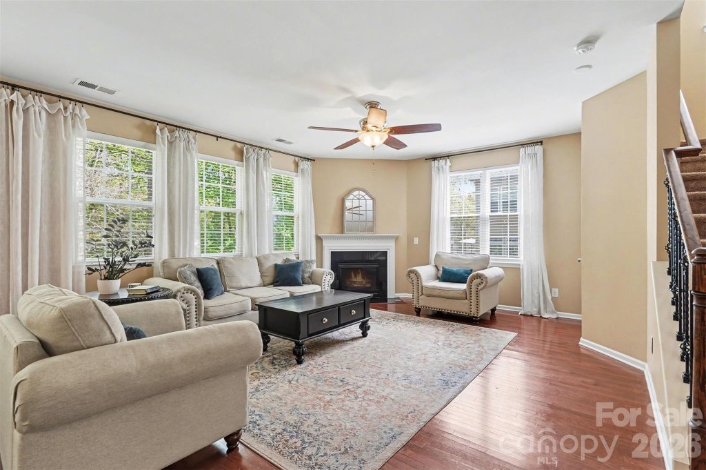 Pecan Hills, Mooresville community