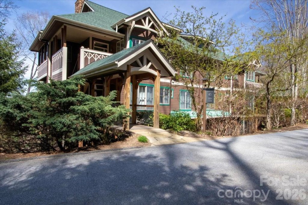 45 Creekside Way
