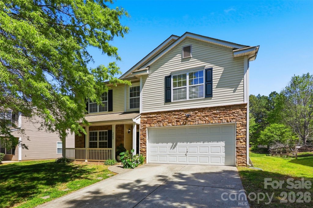Larkhaven, Charlotte community