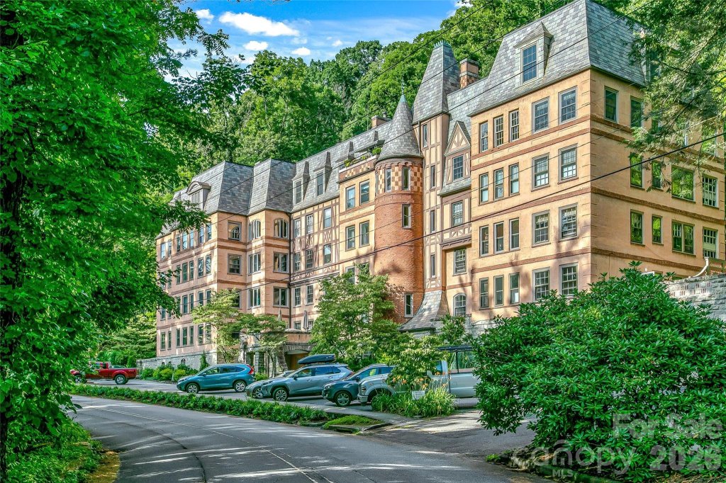 185 Macon Avenue