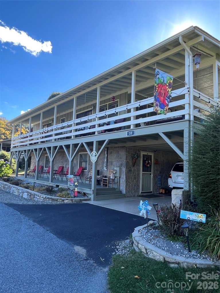 Stoney Ridge, Maggie Valley community