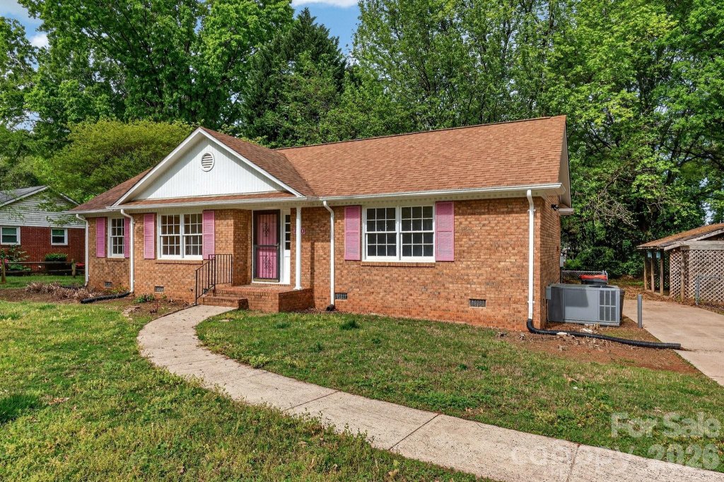 710 Twin Oaks Road