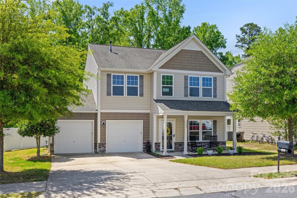 Newport Lakes, Rock Hill community