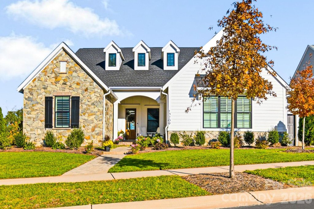 Oak Farm, Huntersville community