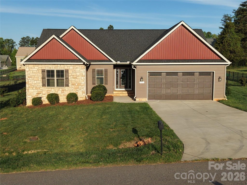 Castlegate, Statesville community
