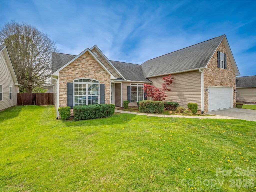 33 W Hiawassee Road