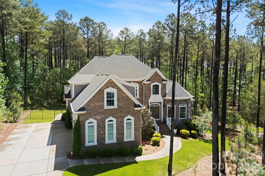 6296 Chimney Bluff Road