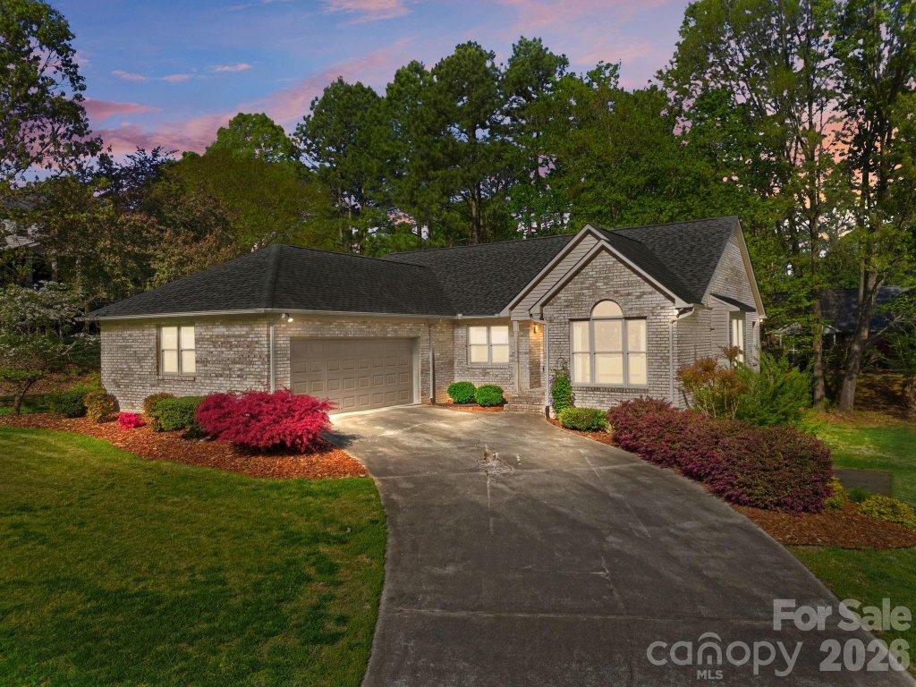 Corbin Hills, Salisbury community