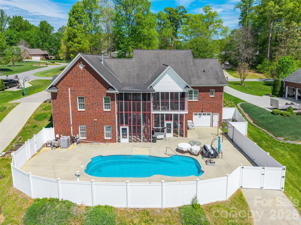 Meadow Oaks, Statesville community